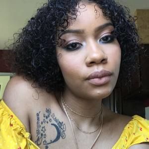 Meet your Posher, Yolanda